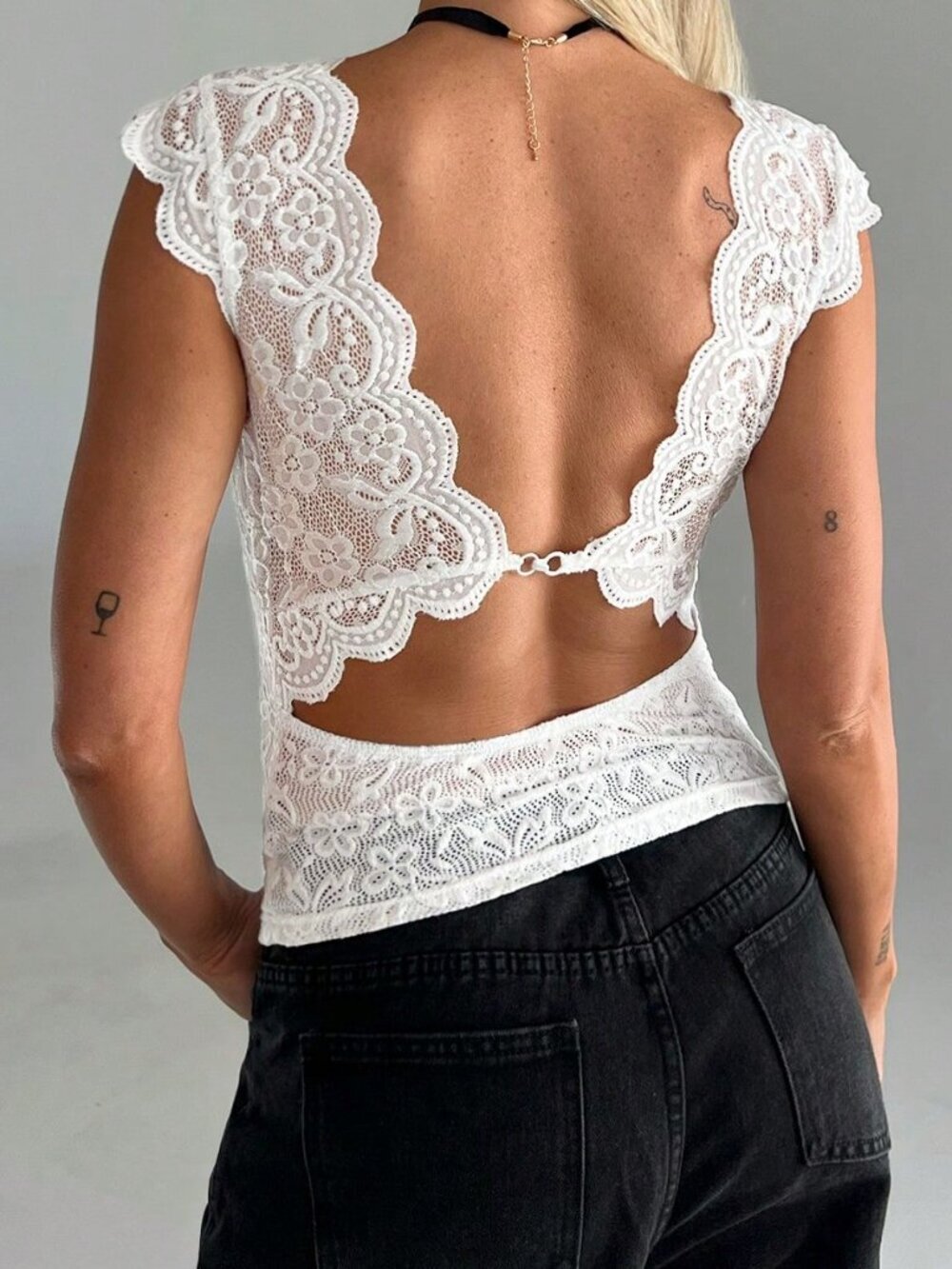 White Sexy Women's Backless Deep V Lace Tank Top Figure-Flattering - Picture 2 of 5